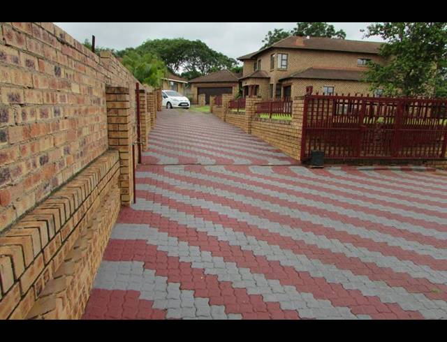 4 BEDROOM HOUSE FOR SALE IN WHITE RIVER EXT 49